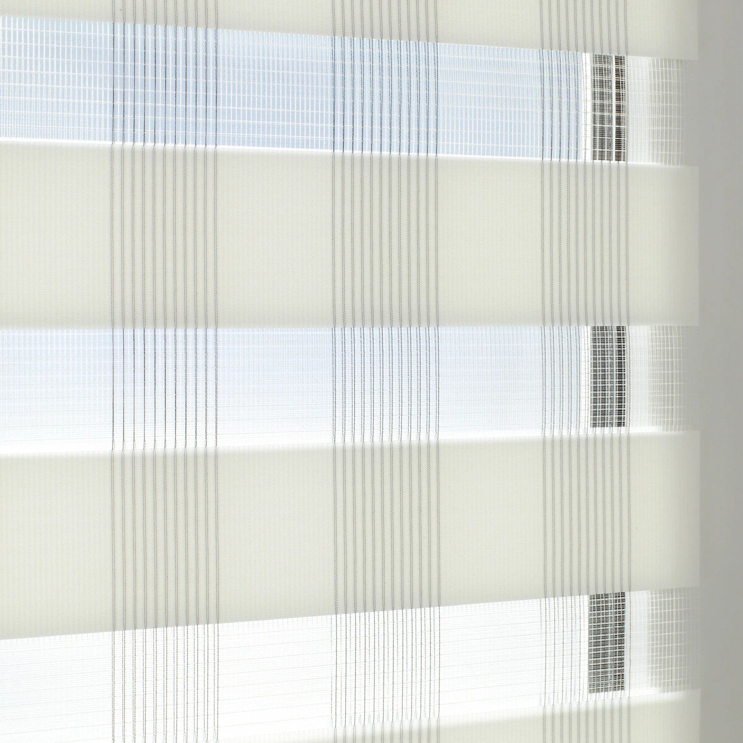Gardinia EasyFix Doppelrollo Karo, 45x150 cm, weiß. Rollo mit transparenten und blickdichten Streifen.