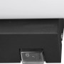 Detailaufnahme der schwarzen Trio LED-Wandleuchte Mattimo mit Schalter.
