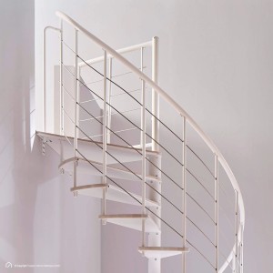 Intercon Raumspar-Wendeltreppe Select, polar-weiß, 140 cm Durchmesser, 13 helle Buchenstufen für Innenräume.