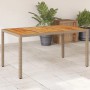Beiger Gartentisch aus Rattan und Akazienholz, 150x90 cm, für Garten, Terrasse oder Balkon.