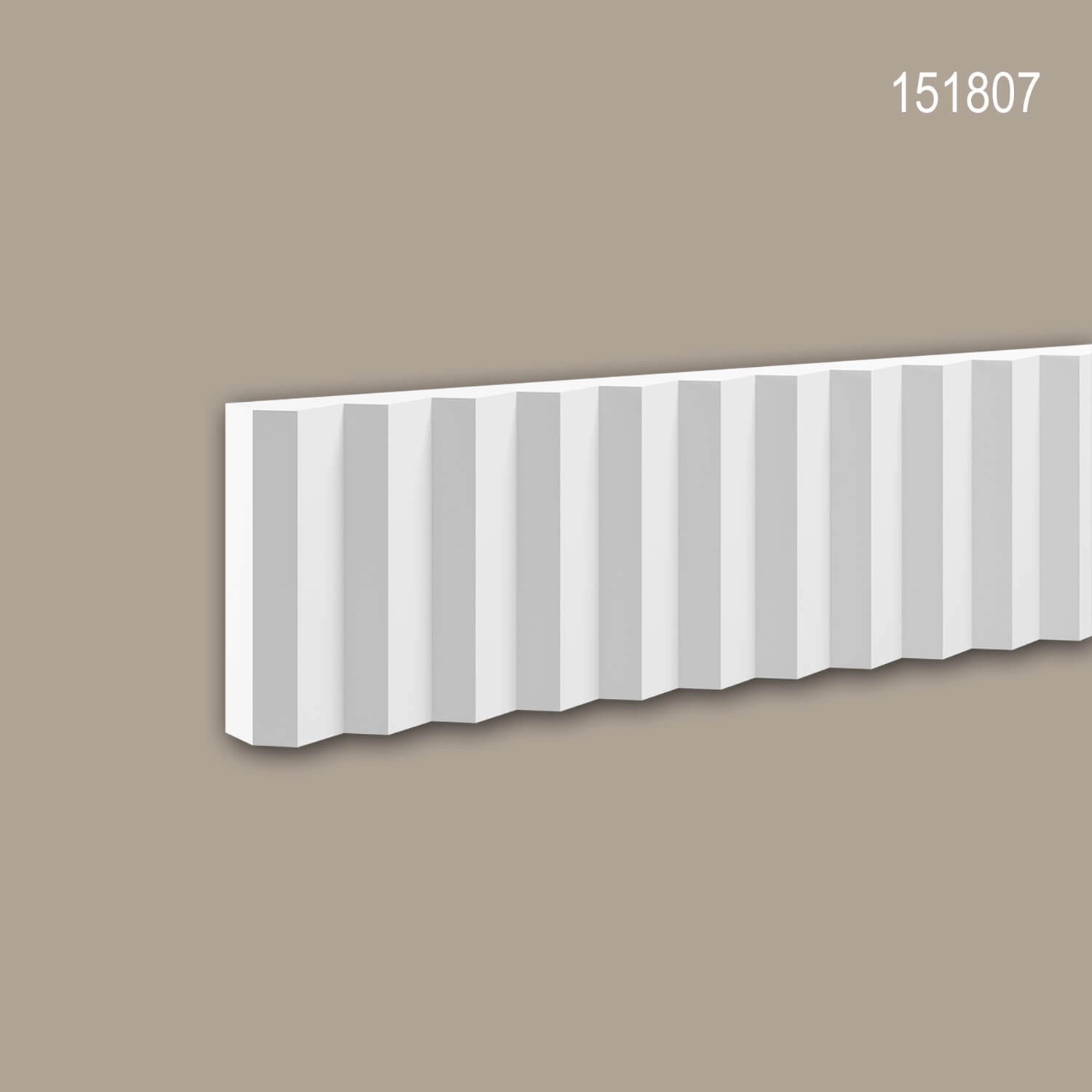 Weiße PROFHOME Wandleiste 151807-Box, 7,92 m Set mit 4 Friesleisten für Paneel-Zubehör.