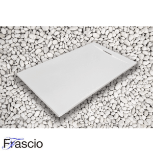 Weiße Frascio Duschwanne 105x90 cm aus Marmorharz mit Steinoptik und Ablaufgitter.