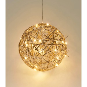 Goldene LED-Dekokugel aus Eisen, 20 cm, mit warmweißen Lichtern für stimmungsvolle Innenbeleuchtung.