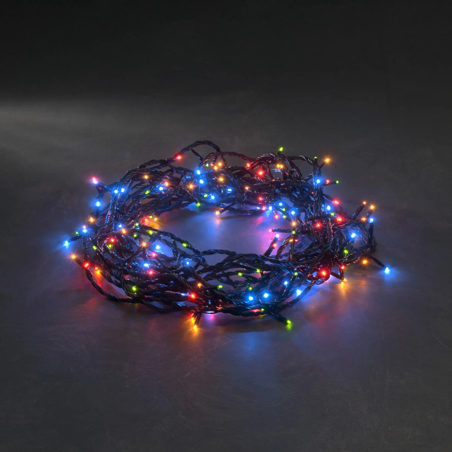 Konstsmide Micro LED Lichterkette mit 180 bunten LEDs für innen und außen.