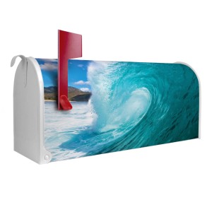 Weißer Banjado US Briefkasten mit Motiv 'Perfekte Welle' und roter Fahne.