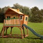 Axi Spielhaus Max mit Leiter, Rutsche und Sandkasten in Braun/Grün im Garten.