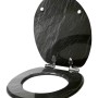 Sanilo WC-Sitz Granit aus Holz, geöffnet. Robuster Toilettendeckel mit dunkler Steinoptik.