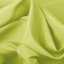 Nahaufnahme: Grüner, blickdichter Dekoschal Ellen mit Universalband, Fenstervorhang.