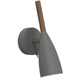 Graue Nordlux Pure Wandleuchte aus Metall mit Walnussholzarm. Moderne Innenleuchte.
