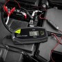 Pro User Mikroprozessor Ladegerät 7,5A beim Laden einer Autobatterie.