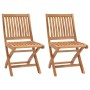 Set aus zwei klappbaren Gartenstühlen aus hellem Teakholz mit Lattenrost-Sitz und -Rückenlehne.