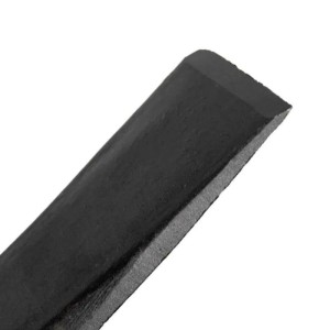 Detailansicht der geschmiedeten Stahlklinge einer Galaflor Kreuzhacke (3,5kg) für robuste Bodenbearbeitung.