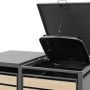 Westmann Mülltonnenbox 2-fach in Holzoptik, geöffnet mit Mülltonne. Für zwei 240 Liter Tonnen.
