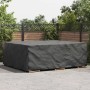 Großer schwarzer Möbelbezug 300x250x100 cm auf Terrasse. Wasserfeste Schutzhülle für Gartenmöbel.