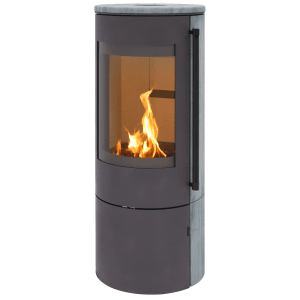 H&M Kaminofen EVO 2.1 Naturstein-Titan: Runder Ofen mit Panorama-Sichtscheibe und Holzfach.