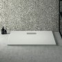 Rechteckige, extraflache Ideal Standard Duschwanne, 100x70 cm, in Weiß.