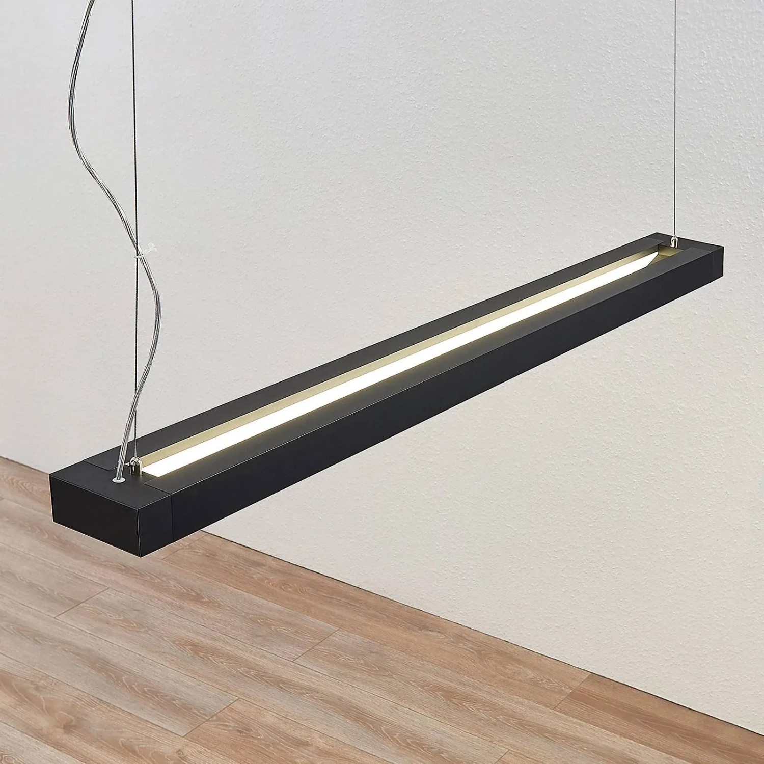 Moderne, schwarze LED Büroleuchte Cuna von Arcchio aus Aluminium für das Arbeitszimmer.