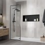 Eingebaute schwarze LuxeBath Wandnische aus Edelstahl (90x30x10 cm) im modernen Badezimmer.