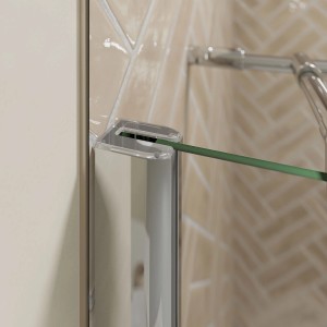 Detailaufnahme: Seitenwand Elana 2.0, Klarglas, Alu Chromeffekt, für Pendeltür, DIN links.
