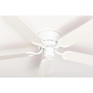 Weißer Pepeo Deckenventilator Kisa Deluxe mit weißen Flügeln und Zugschalter.