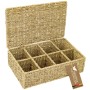Geflochtene Teebox aus Seegras mit 8 Fächern, Deckel offen. Ideal zur Aufbewahrung von Teebeuteln und Kleinteilen.