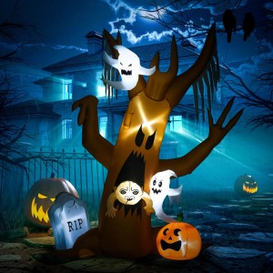 Aufblasbarer Geisterbaum mit LED-Licht, Geistern, Kürbissen und Grabstein für Halloween-Gartendeko bei Nacht.