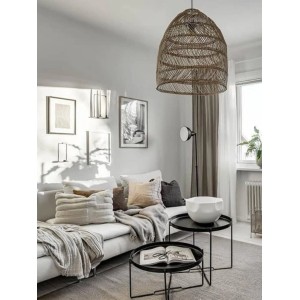 PR Home Maja Pendelleuchte aus Rattan, naturfarben, im Wohnraum.