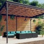 Schwarzes 10-tlg. Garten-Lounge-Set mit wasserblauen Kissen aus Poly Rattan unter einer Pergola.