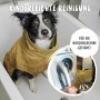 Hund im grünen Rudelkönig Bademantel aus Frottee, waschmaschinengeeignet.