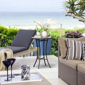 Runder Outsunny Beistelltisch mit Mosaik-Tischplatte, wetterfest und schmutzabweisend.