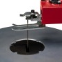 Detailaufnahme: Einhell Dekupiersäge TC-SS 406 E mit Sägeblatt und Arbeitstisch.