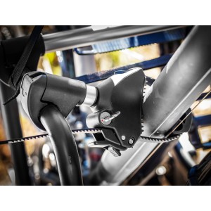 Eufab Strap-Rahmenhalter zur Befestigung von Fahrrädern am Heckträger, geeignet für Rohrdurchmesser 2,5-3 cm.