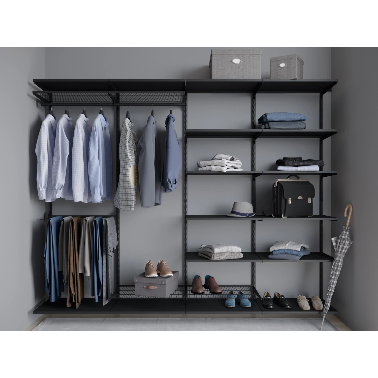 Schwarzer Metall-Drahtgitterboden (60x33x7,2cm) im Regalsystem mit Kleidung und Accessoires.