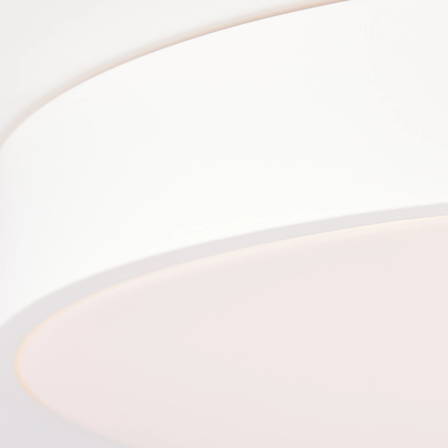 Moderne LED-Deckenleuchte Slimline, Ø 49cm, sandfarben/weiß, dimmbar und mit CCT-Technologie.
