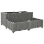 Hellgraues vidaXL Hochbeet (80x80x38 cm) in Rattan-Optik aus Polypropylen.