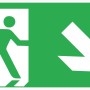 Fluchtwegschild mit Pfeil nach rechts unten, nachleuchtend, 30x15 cm.