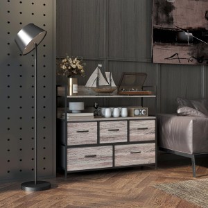 Graue HOMCOM Kommode mit 5 Stoffschubladen und 2 Regalen im Industrie-Look.
