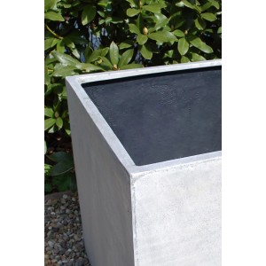 Grauer Vivanno Pflanzkübel Block in Betonoptik, 60x60x60 cm, ideal für Garten und Terrasse.