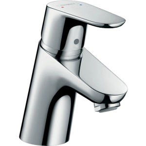 Glänzende Hansgrohe Focus Waschtischarmatur 70 mit Push-Open Ablaufgarnitur.
