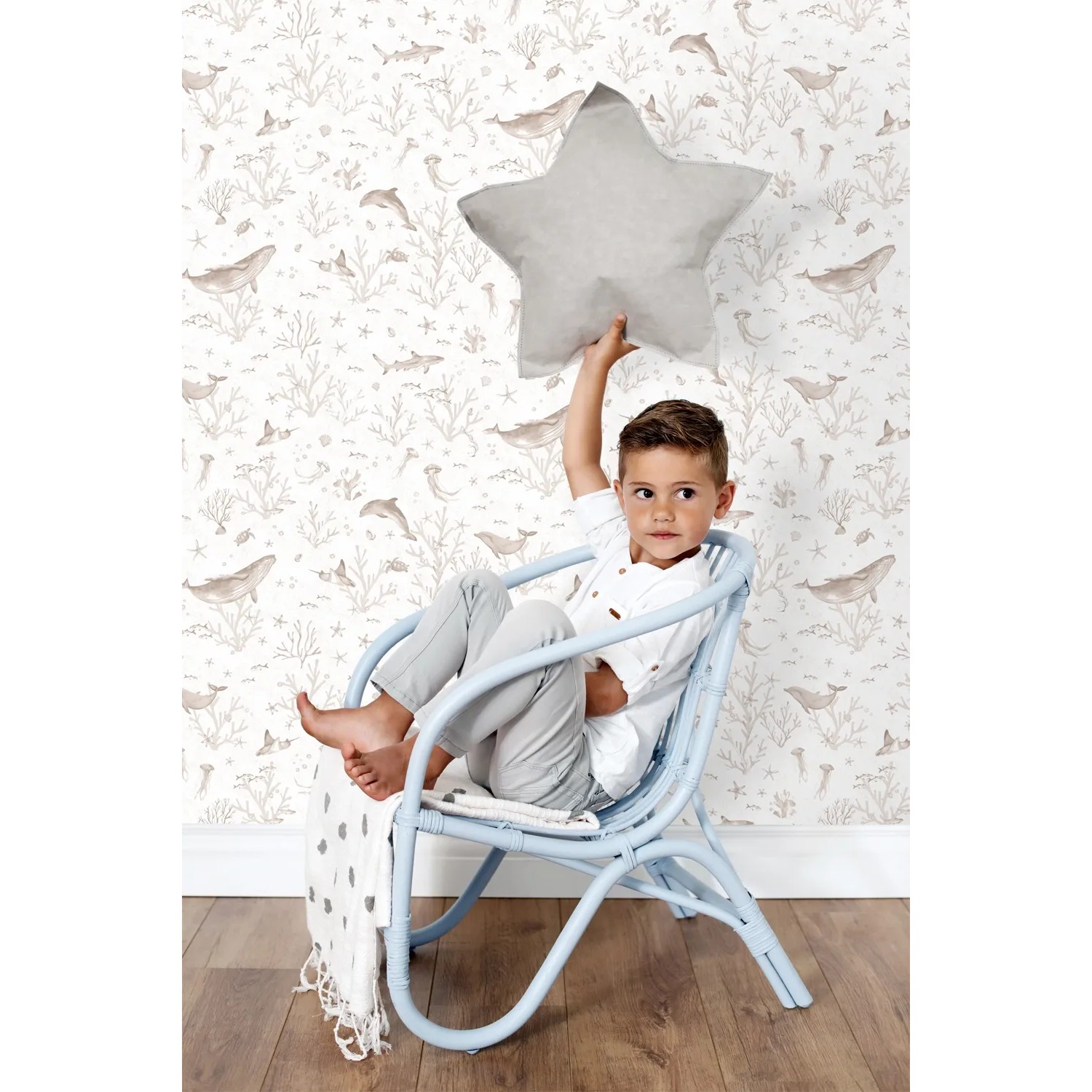 ESTAhome Vliestapete Unterwasserwelt Beige mit Walen, Delfinen und Korallen im Kinderzimmer. Dekorative Wandgestaltung.