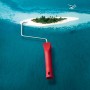 Schöner Wohnen Trendfarbe Lagune Farbtester: Rolle vor tropischer Insel im türkisblauen Meer.