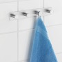 Wenko Hakenleiste Celano Quadro mit 4 Haken aus Edelstahl rostfrei, Handtuch hängt.