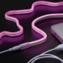 Paulmann LED Strip Neon Colorflex USB Pink an Laptop angeschlossen.