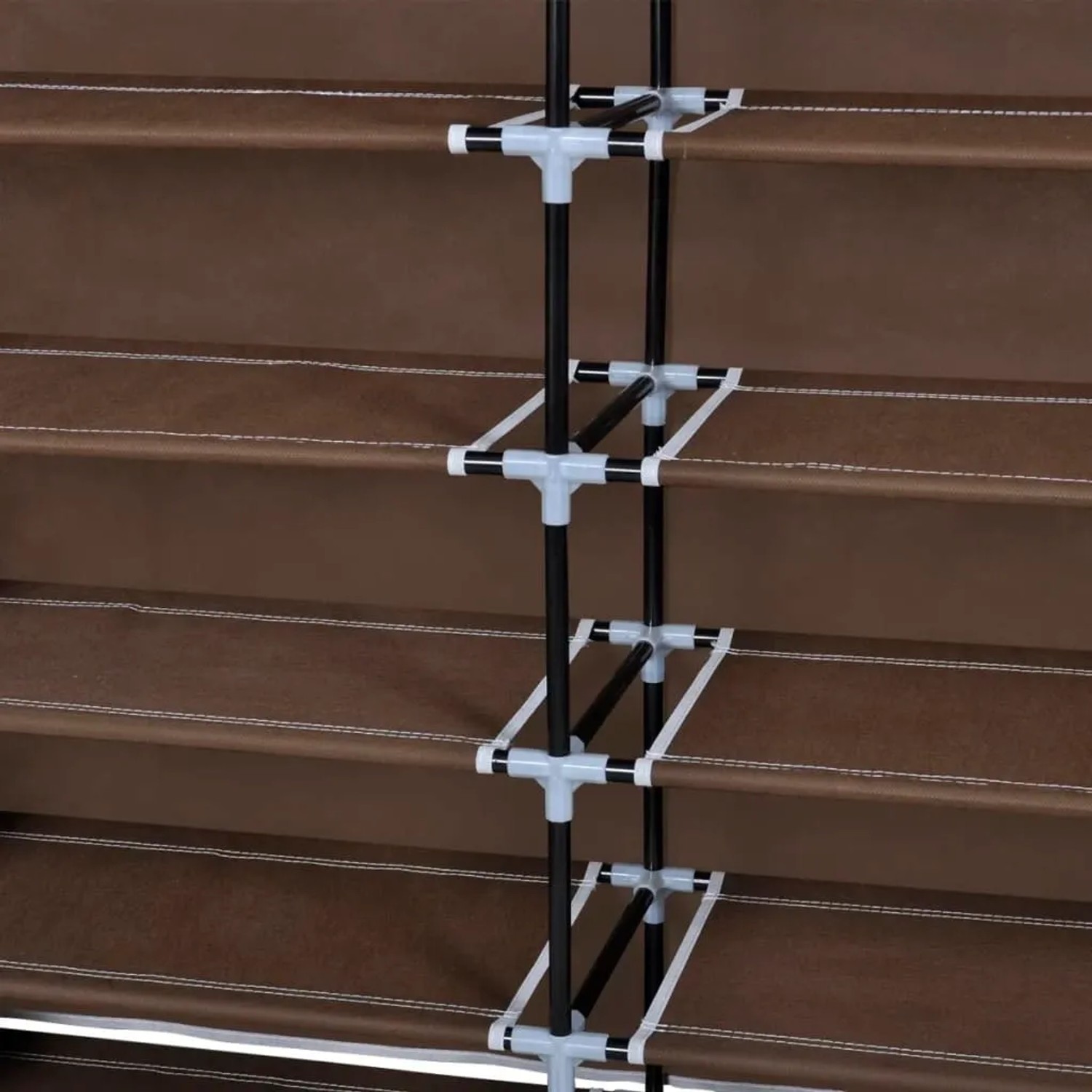 Brauner vidaXL Stoff Schuhschrank mit Vliesstoff-Ablagen und schwarzem Rohrgestell. Praktische Schuhkommode für Ordnung.