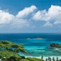 Vlies Fototapete mit Meerblick, Inseln und blauem Himmel, 400x200 cm.
