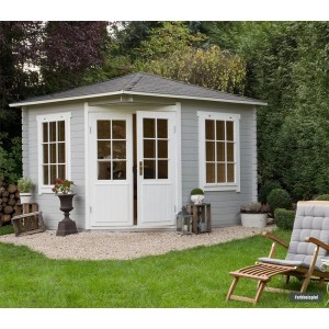 Graues Alpholz Gartenhaus Monica-28 mit Spitzdach und Doppeltür im Garten.