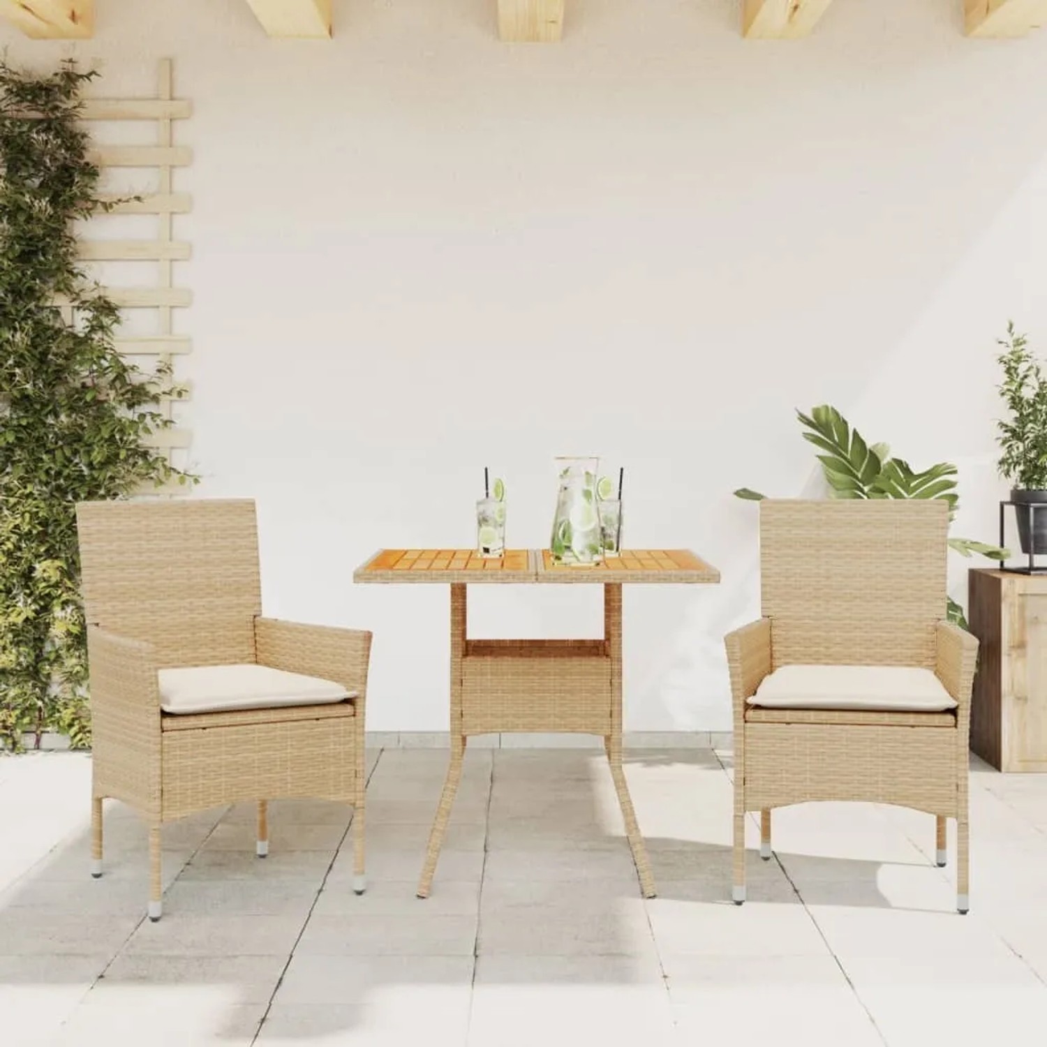 Beige 3-tlg. Garten Essgruppe aus Rattan mit Akazientisch und Kissen.