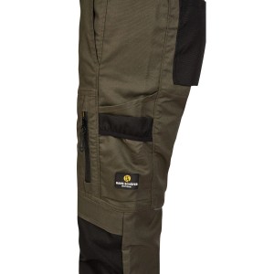 Olivgrüne Hans Schäfer Workwear Bundhose Amazone für Damen. Detail mit schwarzen Cordura-Verstärkungen und Reißverschlusstasche.