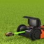 Worx Landroid M700 Mähroboter mit Akku auf Rasenfläche. Intelligente Rasenpflege für bis zu 700 m².