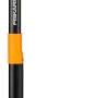 Fiskars Unkrautstecher Xact mit Teleskopstiel für rückenschonendes Unkraut entfernen.